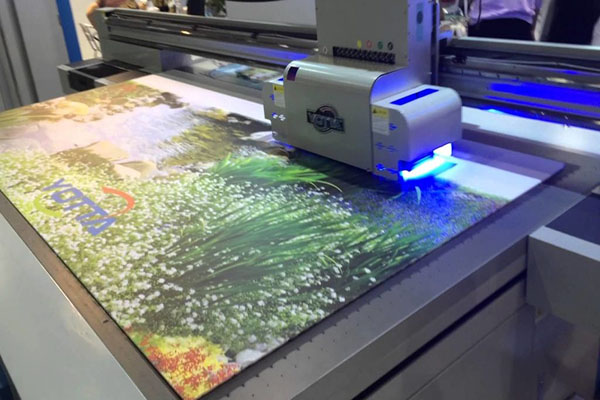 چاپ روی پلاستیک به روش UV